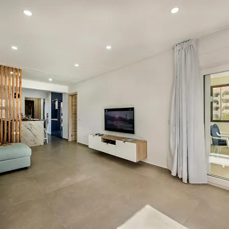 Oura Sunset Lägenhet