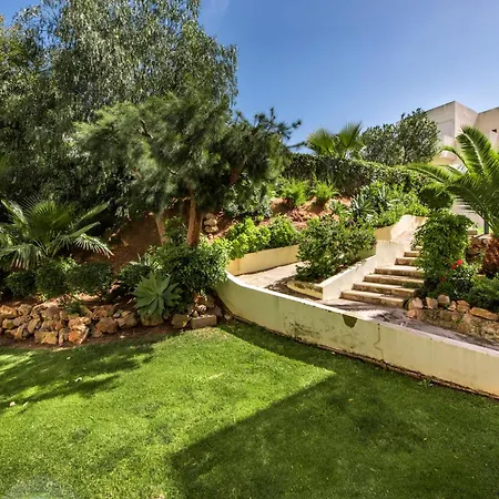 Oura Sunset Lägenhet